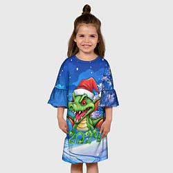 Платье клеш для девочки Зеленый дракон в зимнем парке, цвет: 3D-принт — фото 2