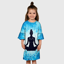 Платье клеш для девочки Йога на синем, цвет: 3D-принт — фото 2