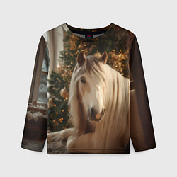 Детский лонгслив Белая лошадка лежит у новогодней елки