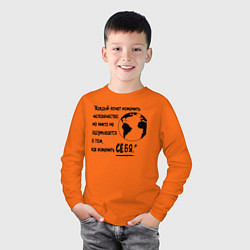 Лонгслив хлопковый детский Цитата Льва Толстого, цвет: оранжевый — фото 2