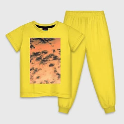 Пижама хлопковая детская Закат и черные облака, цвет: желтый