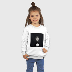 Свитшот хлопковый детский Девочка с луной в руке на фоне звёздного неба, цвет: белый — фото 2
