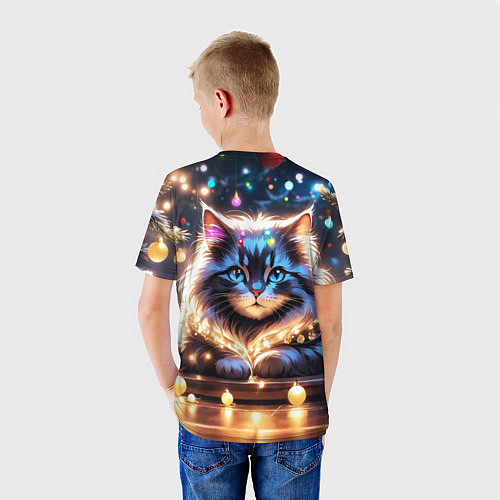 Детская футболка Кот с гирляндой среди новогодних украшений / 3D-принт – фото 4