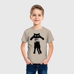 Футболка хлопковая детская Черный кот в руках, цвет: миндальный — фото 2