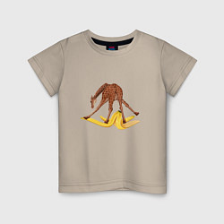 Детская футболка Жираф скользит на банановой кожуре
