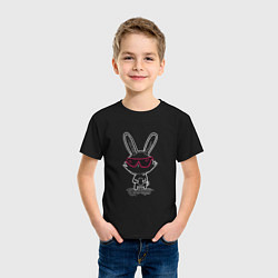 Футболка хлопковая детская Кролик в розовых очках, цвет: черный — фото 2