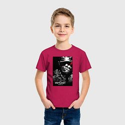 Футболка хлопковая детская The Outlast Trials Лиланд Койл, цвет: маджента — фото 2