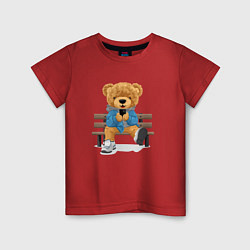 Детская футболка Плюшевый медведь на скамейке