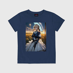 Детская футболка Вайолет Эвергарден на поле