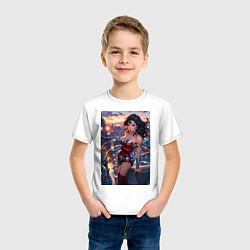 Футболка хлопковая детская Чудо-женщина с городским фоном в стиле комиксов, цвет: белый — фото 2