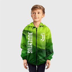 Ветровка с капюшоном детская Ювентус лого на зеленом фоне, цвет: 3D-черный — фото 2