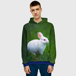 Толстовка-худи мужская Кролик на фоне травы, цвет: 3D-синий — фото 2