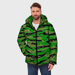 Куртка зимняя мужская Камуфляж на зеленом фоне, цвет: 3D-черный — фото 2