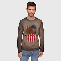 Лонгслив мужской Мяч для американского футбола на фоне флага америк, цвет: 3D-принт — фото 2