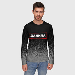 Лонгслив мужской Данила - в красной рамке на темном, цвет: 3D-принт — фото 2