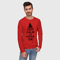 Лонгслив хлопковый мужской Keep Calm & Yoga On цвета красный — фото 2