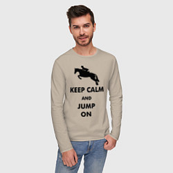 Лонгслив хлопковый мужской Keep Calm & Jump On, цвет: миндальный — фото 2
