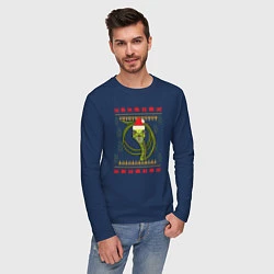 Лонгслив хлопковый мужской Рождественский свитер Скептическая змея, цвет: тёмно-синий — фото 2