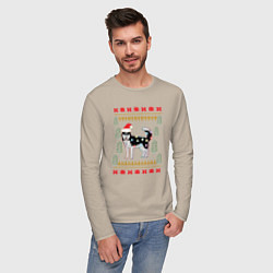 Лонгслив хлопковый мужской Рождественский свитер Хаски, цвет: миндальный — фото 2