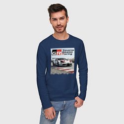 Лонгслив хлопковый мужской Toyota Gazoo Racing - легендарная спортивная коман, цвет: тёмно-синий — фото 2
