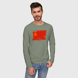 Лонгслив хлопковый мужской Рваный флаг СССР, цвет: авокадо — фото 2