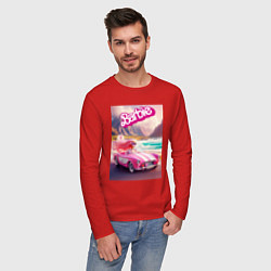 Лонгслив хлопковый мужской Барби в кабриолете на горной дороге, цвет: красный — фото 2