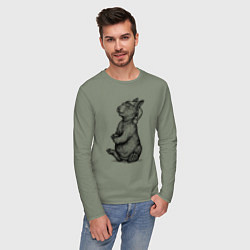 Лонгслив хлопковый мужской Заяц в новогодней шапке, цвет: авокадо — фото 2