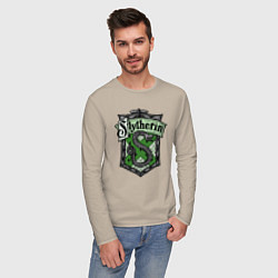 Лонгслив хлопковый мужской Slytherin emblem, цвет: миндальный — фото 2