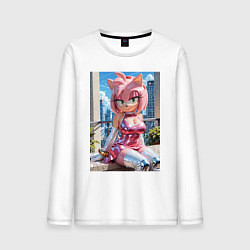 Мужской лонгслив Эми Роуз из Somic строит глазки