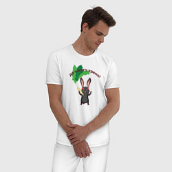Пижама хлопковая мужская Черный кролик держит корень хрена с листьями, цвет: белый — фото 2