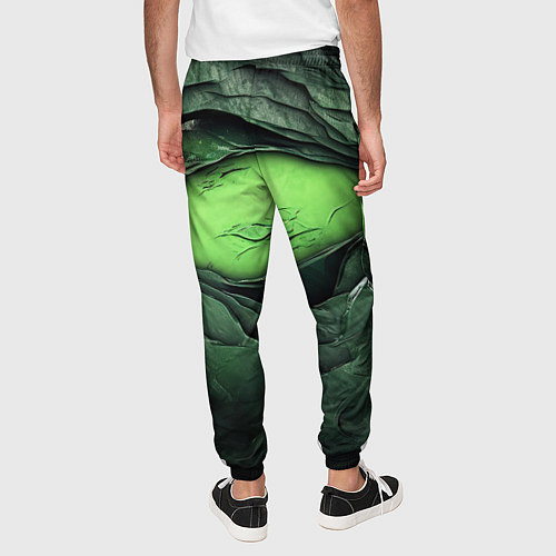 Мужские брюки Разрез на зеленой абстракции / 3D-принт – фото 4
