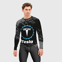 Рашгард мужской Tesla в стиле Top Gear со следами шин на фоне, цвет: 3D-принт — фото 2