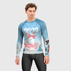 Рашгард мужской Новый год зайчик в кружке, цвет: 3D-принт — фото 2