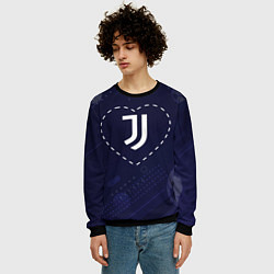 Свитшот мужской Лого Juventus в сердечке на фоне мячей, цвет: 3D-черный — фото 2