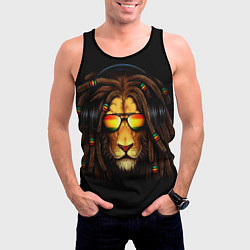 Майка-безрукавка мужская Лев в наушниках с дредами, цвет: 3D-черный — фото 2