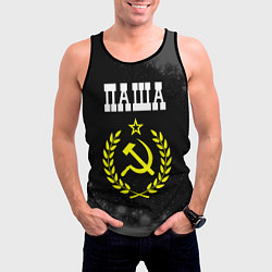 Майка-безрукавка мужская Паша и желтый символ СССР со звездой, цвет: 3D-черный — фото 2