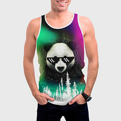 Майка-безрукавка мужская Панда в очках на фоне северного сияния и леса, цвет: 3D-белый — фото 2