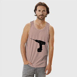 Майка мужская хлопок Она: перфоратор, цвет: пыльно-розовый — фото 2