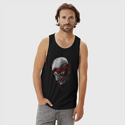 Майка мужская хлопок Череп в бордовой маске, цвет: черный — фото 2