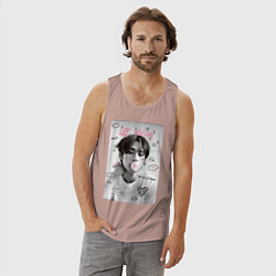 Майка мужская хлопок Lee Know Stray Kids, цвет: пыльно-розовый — фото 2