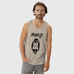 Майка мужская хлопок Обезьяна граффити уличное искусство Banksy, цвет: миндальный — фото 2