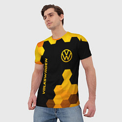 Футболка мужская Volkswagen - gold gradient: символ и надпись верти, цвет: 3D-принт — фото 2