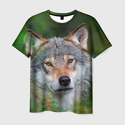 Мужская футболка Волк на фоне зелени