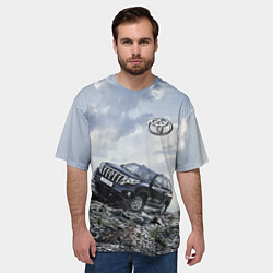 Футболка оверсайз мужская Toyota Land Cruiser Prado на скальных камнях Mount, цвет: 3D-принт — фото 2