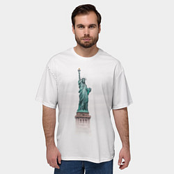 Футболка оверсайз мужская Статуя свободы в облаках, цвет: 3D-принт — фото 2
