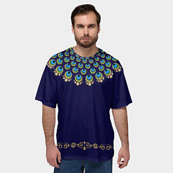 Футболка оверсайз мужская Павлиньи перья с вензелями, цвет: 3D-принт — фото 2