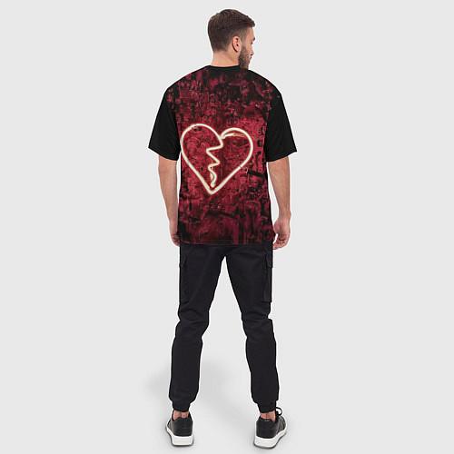 Мужская футболка оверсайз Абстрактное неоновое сердце в механической тьме / 3D-принт – фото 4