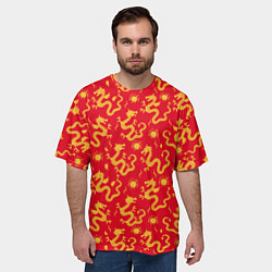 Футболка оверсайз мужская Золотые драконы на красном фоне, цвет: 3D-принт — фото 2