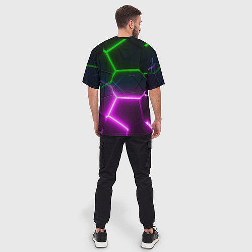 Мужская футболка оверсайз Фиолетовые и зеленые неоновые плиты в разломе / 3D-принт – фото 4