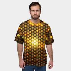 Футболка оверсайз мужская Металлические соты - роскошный блеск золота, цвет: 3D-принт — фото 2
